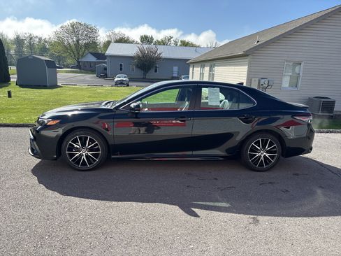Used 2023 Toyota Camry SE FWD image 7