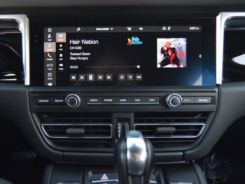 Used 2020 Porsche Macan image 24