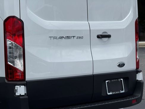 New 2025 Ford Transit 250 148 Medium Roof image 5