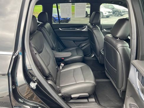 Used 2024 Cadillac XT6 Premium Luxury w/ Technology Package AWD/4WD image 35