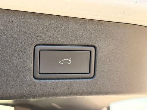Used 2022 Volkswagen ID.4 Pro S RWD image 13