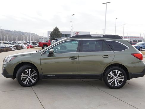 Used 2018 Subaru Outback 2.5i Limited image 5