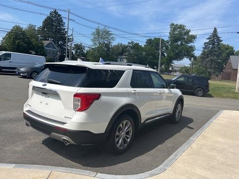 Certified 2022 Ford Explorer Limited w/ Equipment Group 301A image 5