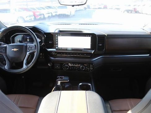 Used 2024 Chevrolet Silverado 1500 High Country w/ Technology Package image 24