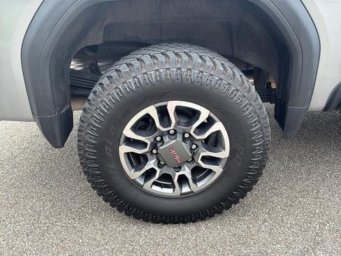 Used 2025 GMC Sierra 2500 SLT AWD/4WD image 12