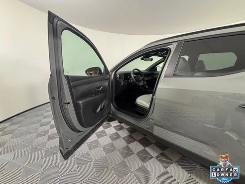 Used 2025 Hyundai Santa Cruz SEL AWD/4WD image 30