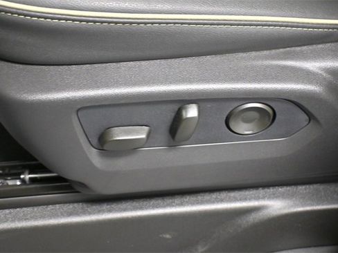 New 2026 Chevrolet Suburban Premier image 12