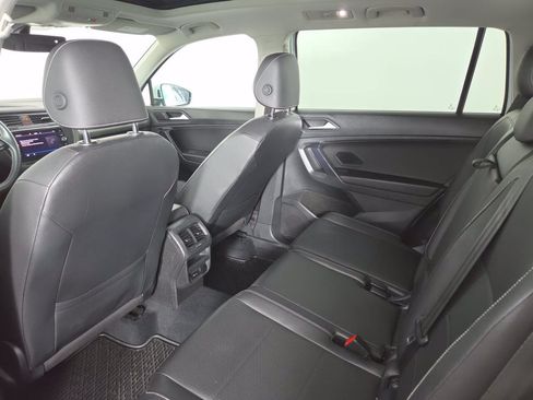 Used 2021 Volkswagen Tiguan SE w/ Panoramic Sunroof Package AWD/4WD image 21