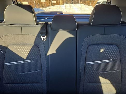 Certified 2025 Hyundai Venue Limited FWD image 13
