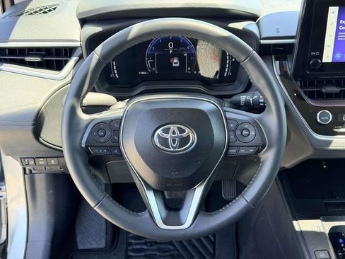 Used 2026 Toyota Corolla Cross LE FWD image 18