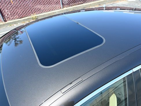 Used 2011 Porsche Panamera S RWD image 33