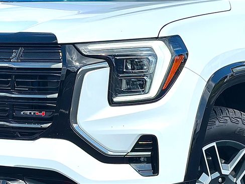 New 2026 GMC Terrain AT4 w/ Convenience Package III AWD/4WD image 4