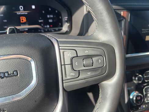 Used 2023 GMC Yukon Denali Ultimate image 24