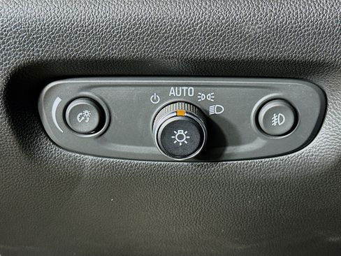 Used 2020 Chevrolet Traverse LT w/ LPO, Blackout Package AWD/4WD image 17