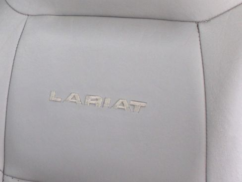 Used 2001 Ford F250 Lariat image 4