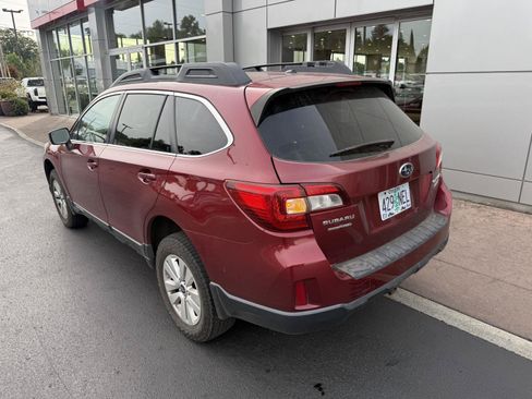 Used 2015 Subaru Outback 2.5i Premium AWD/4WD image 3