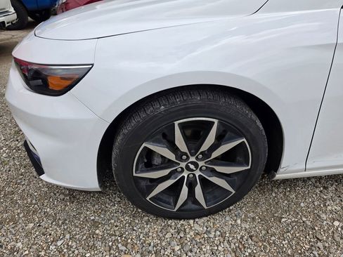 Used 2018 Chevrolet Malibu LT FWD image 3