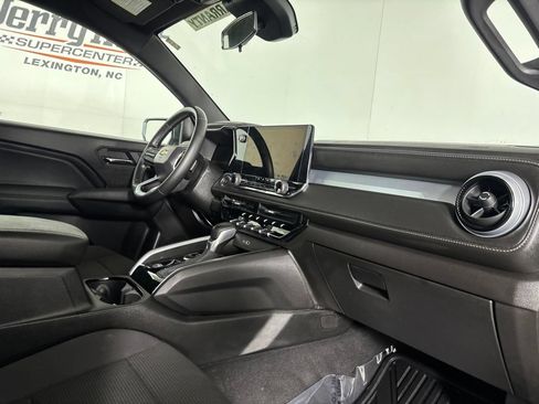 Used 2024 Chevrolet Colorado LT w/ LT Convenience Package AWD/4WD image 27