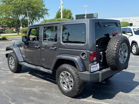 Used 2017 Jeep Wrangler Unlimited Rubicon w/ Connectivity Group AWD/4WD image 6