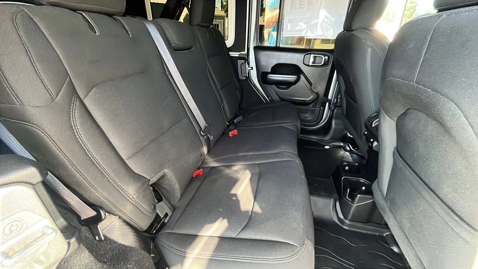 Used 2018 Jeep Wrangler Unlimited Sport S AWD/4WD image 18