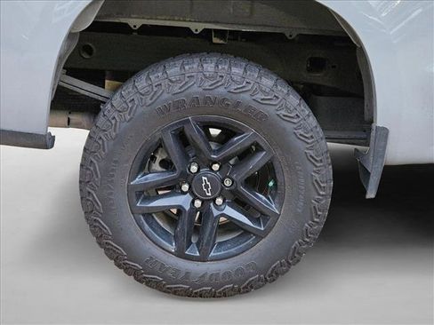 Used 2024 Chevrolet Silverado 1500 Custom Trail Boss w/ LPO, Dark Essentials Package image 20