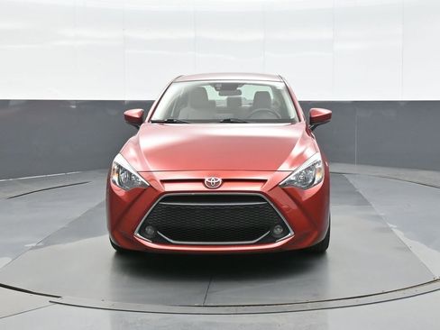Certified 2019 Toyota Yaris LE image 2