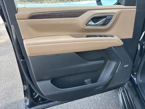 Used 2024 Chevrolet Suburban Premier image 36