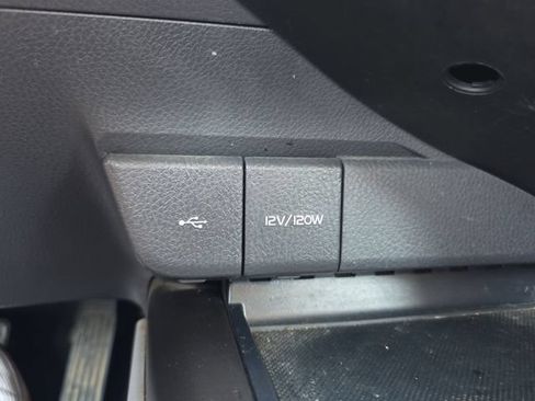 Used 2021 Toyota Camry SE FWD image 24