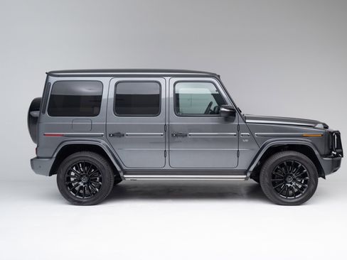 Used 2022 Mercedes-Benz G 550 image 2
