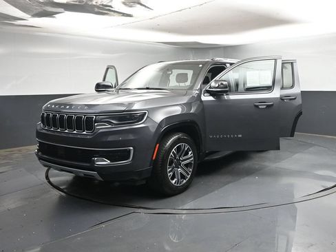 Used 2024 Jeep Wagoneer Series II w/ Flexible Seating Group RWD image 45