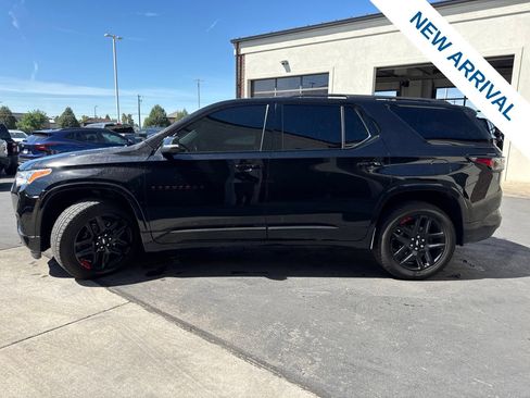 Used 2021 Chevrolet Traverse Premier w/ Redline Edition AWD/4WD image 4