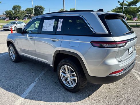 Used 2024 Jeep Grand Cherokee Laredo X w/ Luxury Tech Group I AWD/4WD image 21