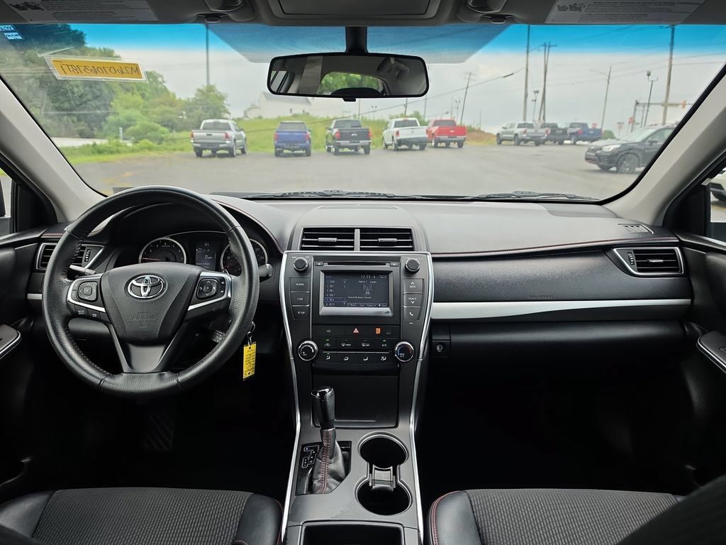 Used 2017 Toyota Camry SE FWD image 15