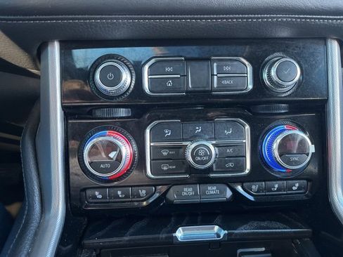 Used 2021 GMC Yukon XL Denali image 19