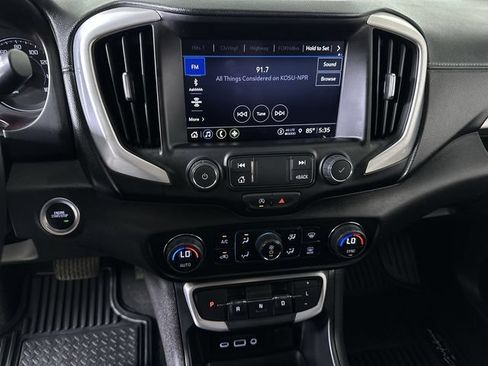 Used 2024 GMC Terrain SLT AWD/4WD image 13