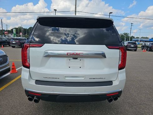 Used 2021 GMC Yukon XL Denali w/ Denali Premium Package AWD/4WD image 4