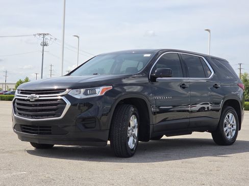Used 2018 Chevrolet Traverse LS FWD image 11
