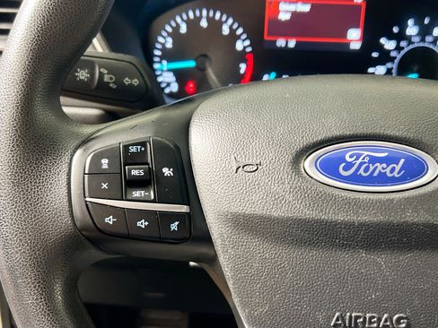 Used 2020 Ford Escape SE image 18