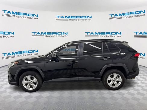 Used 2020 Toyota RAV4 XLE FWD image 2