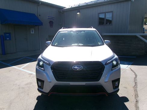 Used 2023 Subaru Forester Sport image 3