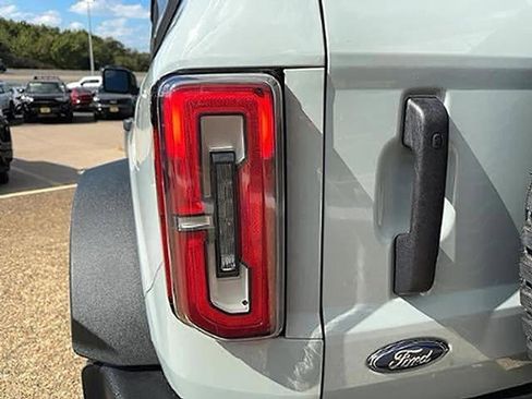 Used 2022 Ford Bronco Wildtrak image 6