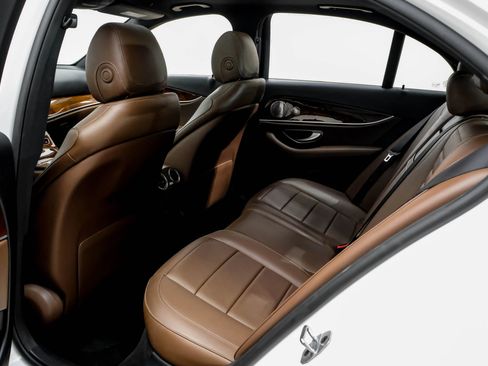Used 2019 Mercedes-Benz E 300 image 35