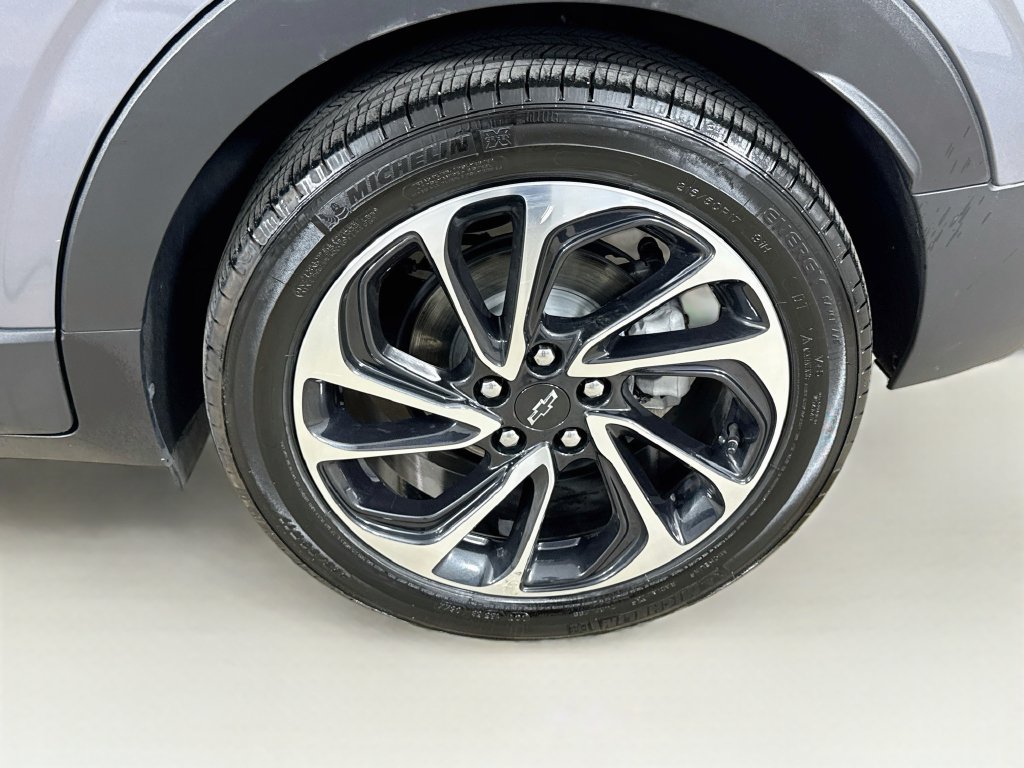 Used 2023 Chevrolet Bolt EUV Premier w/ Super Cruise Package FWD image 31