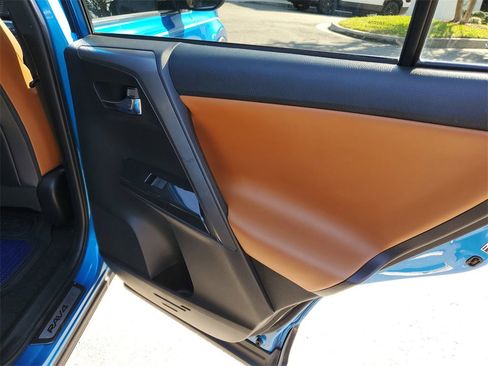 Used 2017 Toyota RAV4 SE image 44