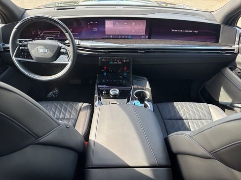 Used 2025 Cadillac Escalade IQ Luxury 1 image 16