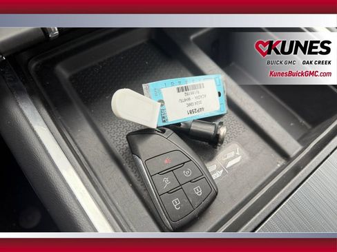 Used 2024 GMC Acadia Elevation FWD image 33
