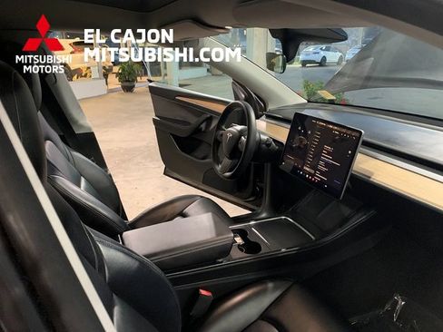 Used 2022 Tesla Model Y Performance image 19