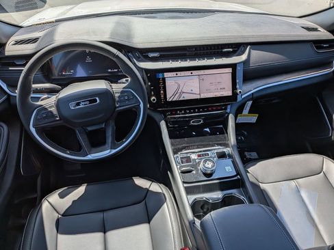 New 2026 Jeep Grand Cherokee Limited AWD/4WD image 22