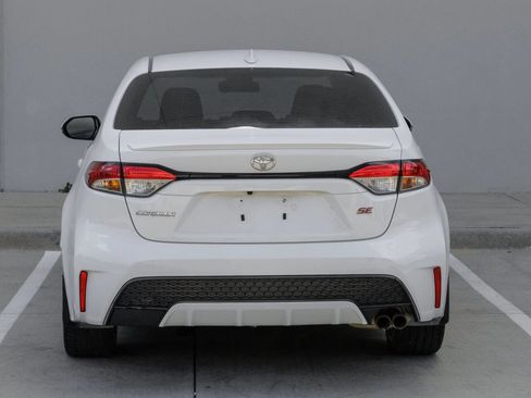 Used 2020 Toyota Corolla SE w/ SE Premium Package FWD image 9