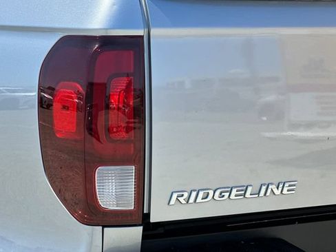 Used 2017 Honda Ridgeline RTL-E image 35